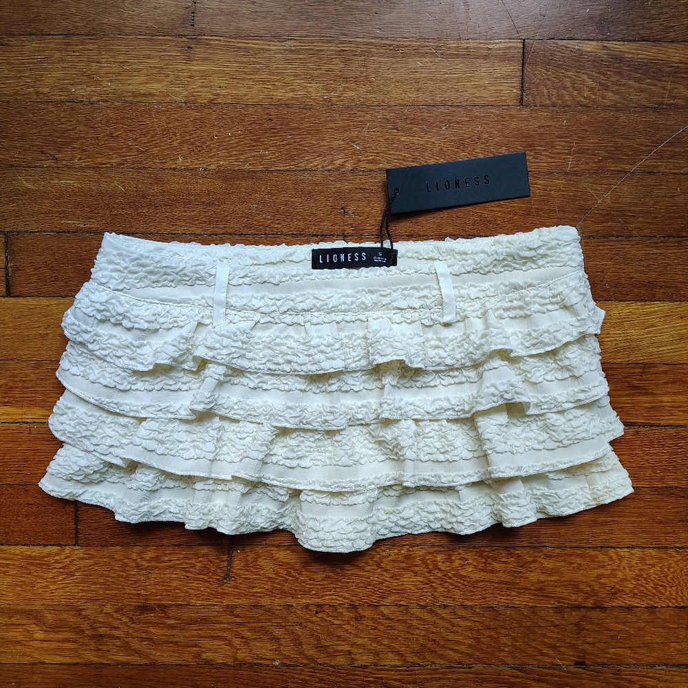SOLD LIONESS Match Point Ruffle Mini Skort in Porcelain Cream Off White Sz Small - Picture 2 of 7